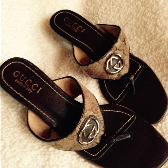 Gucci pumps