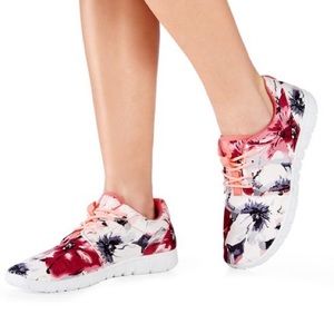 Fashion Tennis Shoe. Cute & Chic. Check them out.