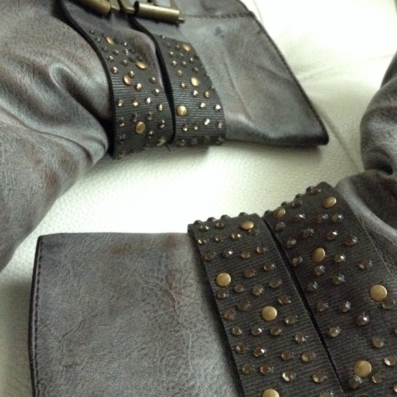 Cute Ankle Boots - Picture 3 of 4