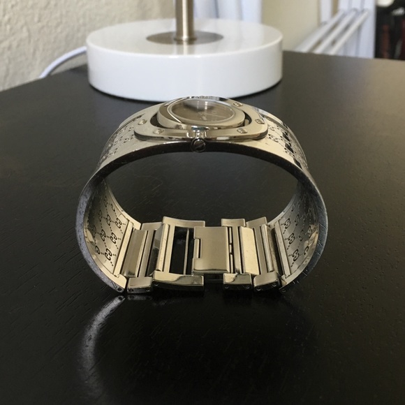 SOLD Gucci Twirl Watch Authentic - Lowest Price - Picture 2 of 4