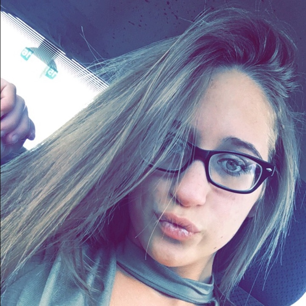 Meet your Posher, Hailey
