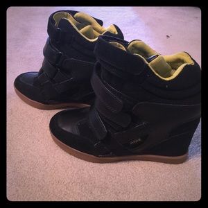 Wedge sneakers