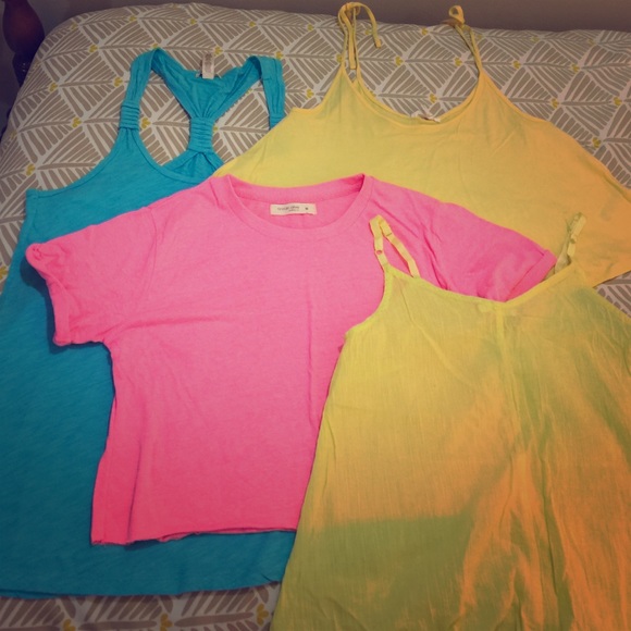 Bundle Women Sz Medium Tank & Crop tops - Picture 1 of 4