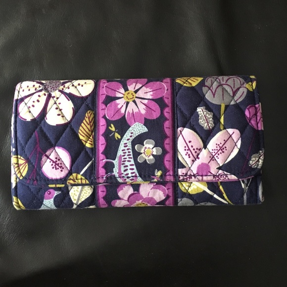 Vera Bradley Wallet - Picture 1 of 2