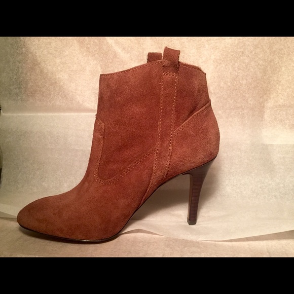 NEW NINE WEST MAGGI SUEDE BROWN BOOTIES