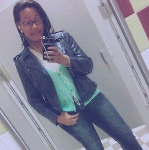 Meet your Posher, Marie