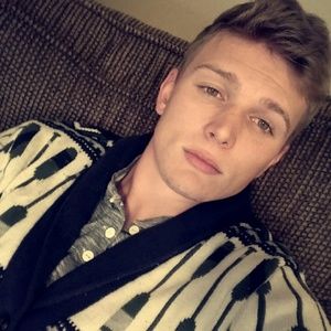 Meet your Posher, Logan