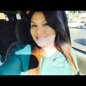 Meet your Posher, Iris