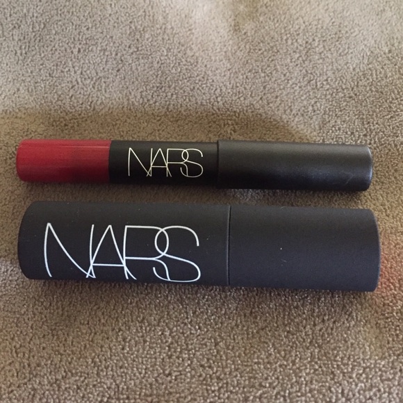 ❤️SOLD❤️Nars lip pencil and mascara bundle!