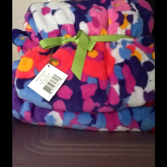 NWT Vera Bradley Impressionista Throw
