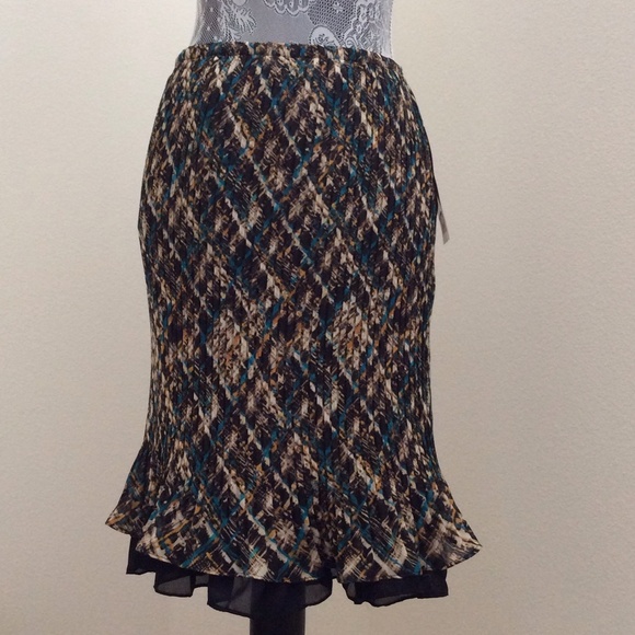 Sunny Leigh Sophisticated skirt 💃