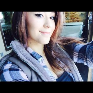 Meet your Posher, Dakota