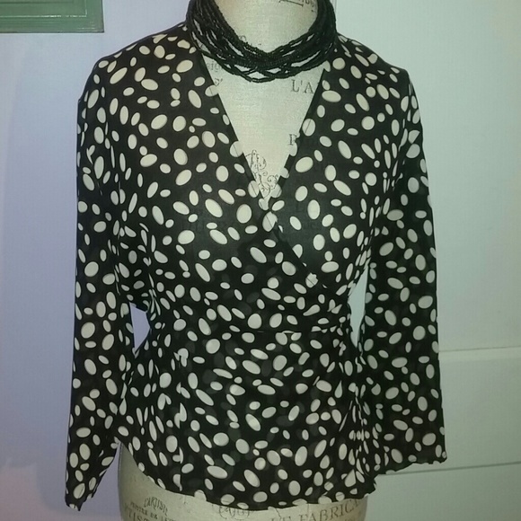 Black & cream spotted wrap top from Limited. Sz L.