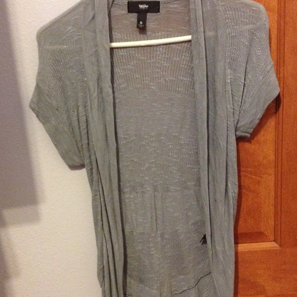 Mossimo grey short sleeve cardigan. Small