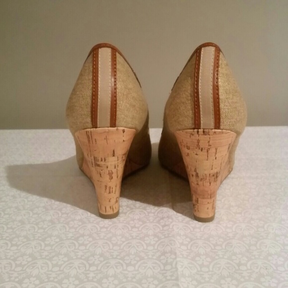 New Metallic Peep Toe - Picture 3 of 3