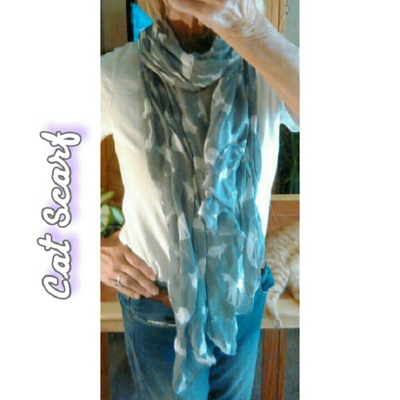 CAT SCARF.  Perfect for CHRISTMAS - Picture 3 of 3