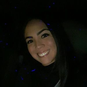 Meet your Posher, Larisa