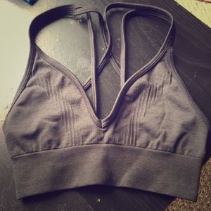 Lululemon seamlessly plunge bra 6