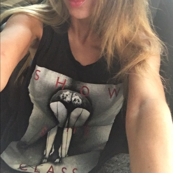 Meet your Posher, Niki. I won't bite🎀❤️ - Picture 2 of 6