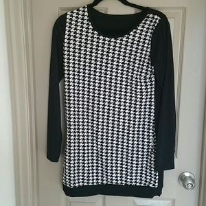 Tunic length houndstooth sweater