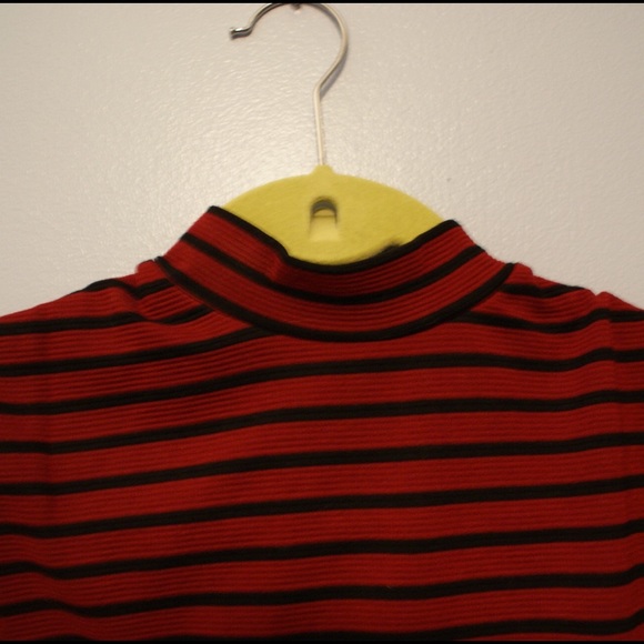 NWT Forever 21 Turtleneck Top - Picture 3 of 3