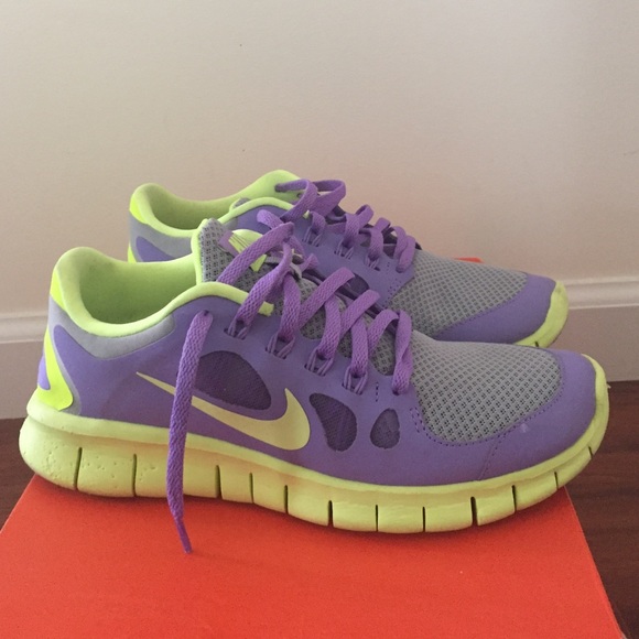 Nike free runs 5.0