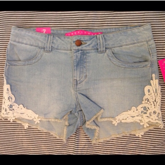 Denim & Lace Shorts - Picture 3 of 3