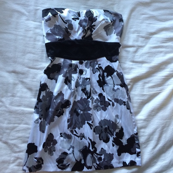 Trixxi strapless dress