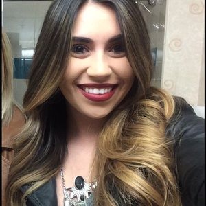 Meet your Posher, Cassandra