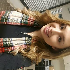 Meet your Posher, Noemi