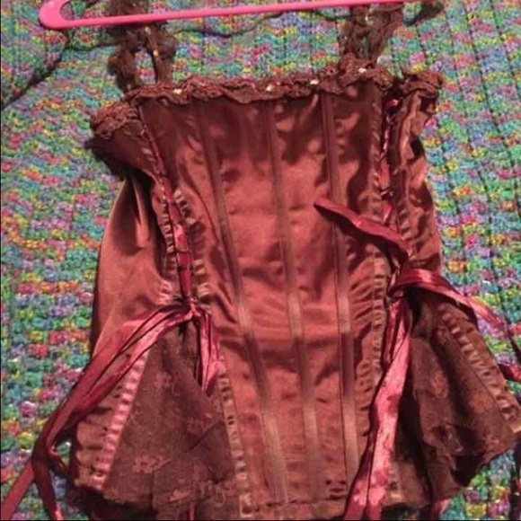 Burgundy Lace Corset  ; LAST CHANCE $$ ⬇️⬇️