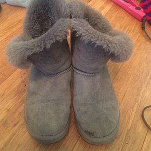 Bailey Button Uggs!