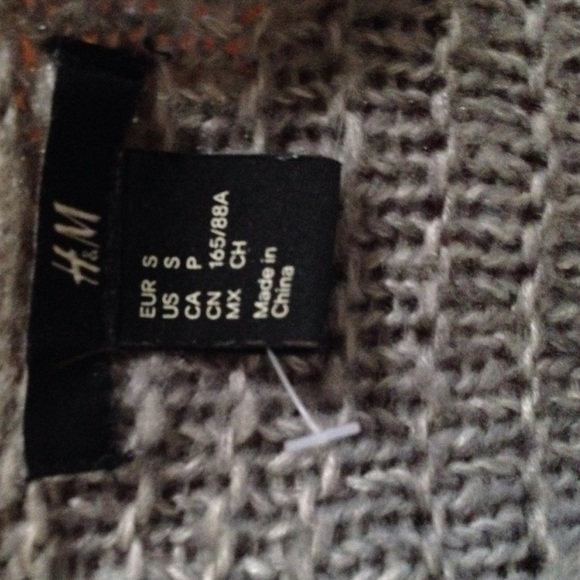 H&M brand new oversized grey sweater v neck - Picture 2 of 3