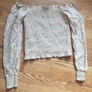 Off the shoulders flowery express long sleeve