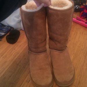 Tall Chestnut Uggs!!