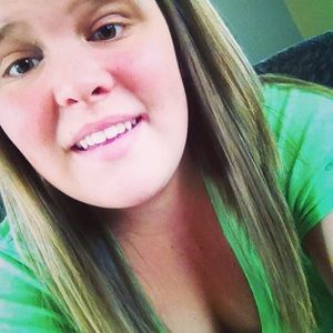 Meet your Posher, Alexis