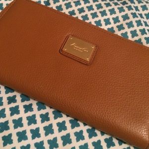 Kenneth Cole brown leather wallet