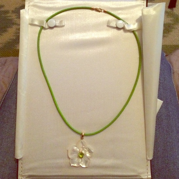 Peridot and mother of pearl pendant