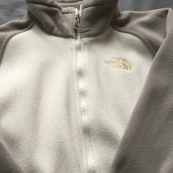 The north face jacket, size medium,women. 🙂