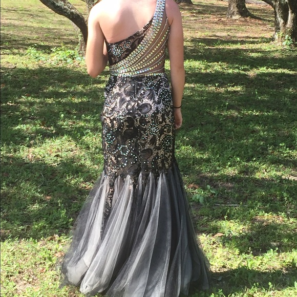 Size 6 prom/formal dress