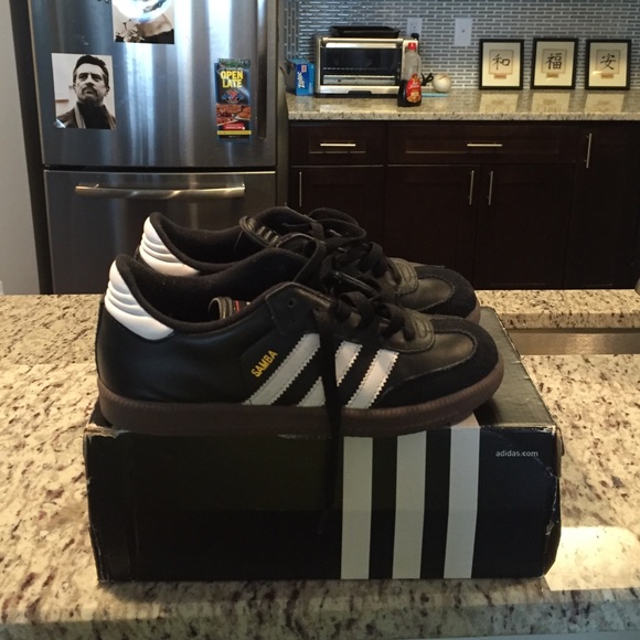 ADIDAS CLASSIC SAMBA