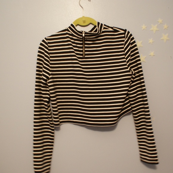 *HOST PICK* NWOT Forever21 Turtleneck Top - Picture 2 of 3