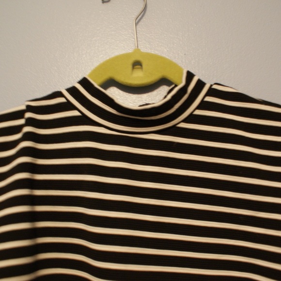 *HOST PICK* NWOT Forever21 Turtleneck Top - Picture 3 of 3