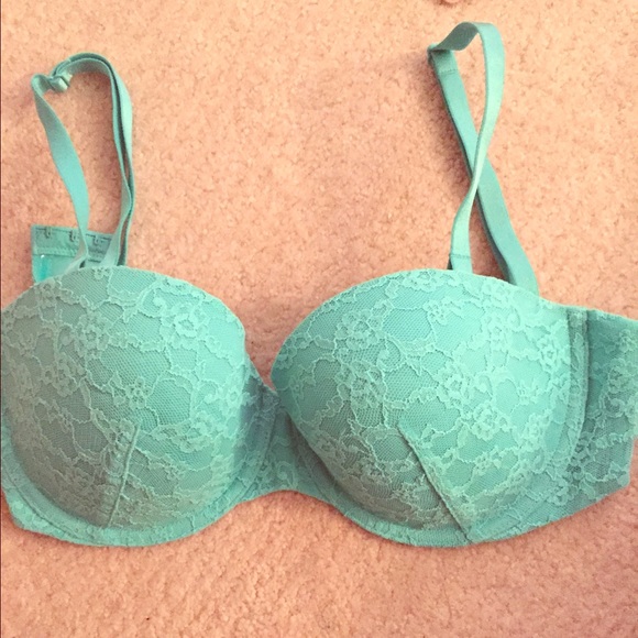New VS Bra Strapless