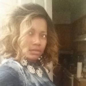 Meet your Posher, Denisha