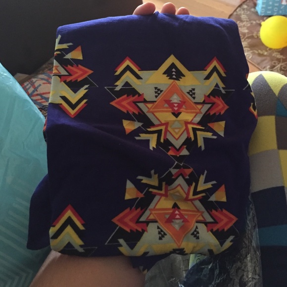 OS LuLaRoe leggings Aztec print purple