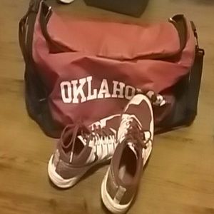 Nike oklahoma bag with some ou nike shoes