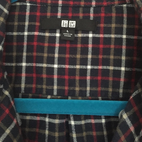 Uniqlo men's plaid button down - Picture 2 of 4