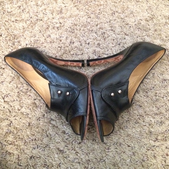 L.A.M.B. Heels. - Picture 3 of 3