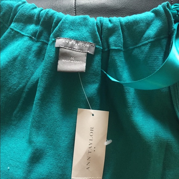 Chic green top - Picture 3 of 4